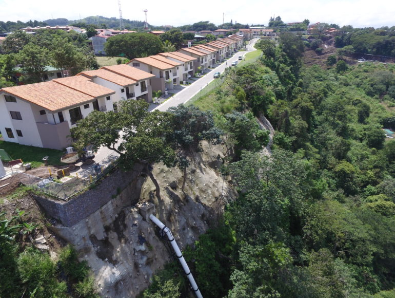 Estabilización de taludes, Condominio Bosques del Café